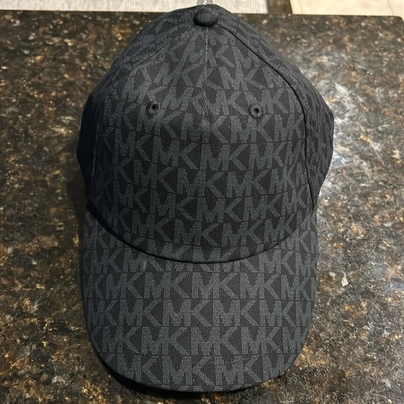 BNWT Michael Kors MK Logo cap - Picture 1 of 6